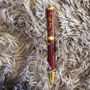 Gryffindor pen